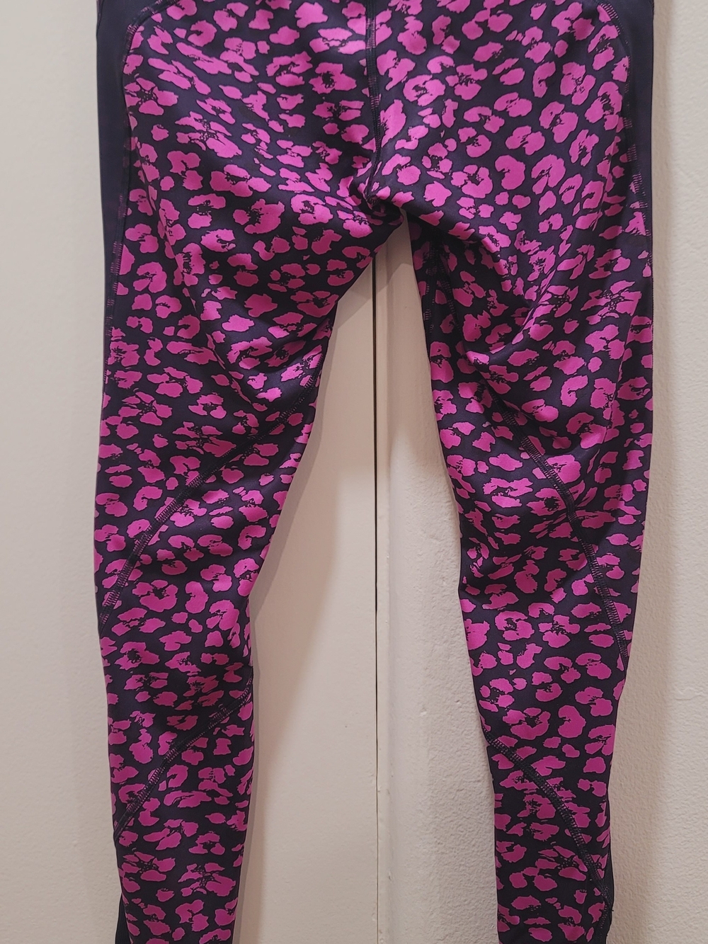 ✨ Lululemon "Drop It Like It's Hot" – Mini Cherry Cheetah Ultra Violet Navy